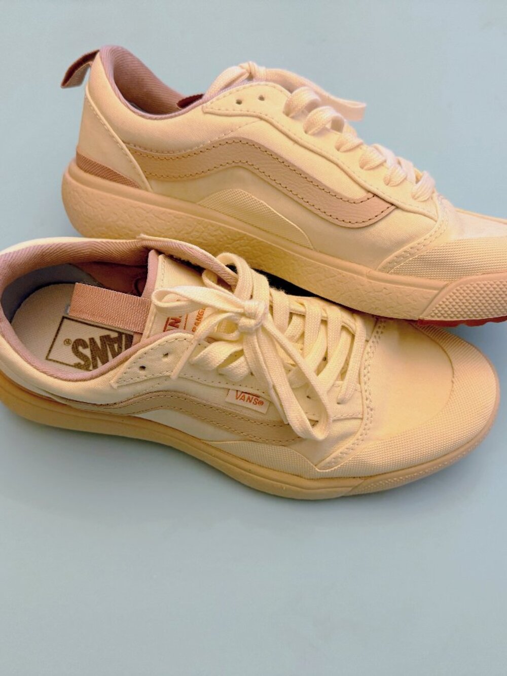 NWOB Vans UltraRange EXO Nylon Multi Marshmallow Sneakers Women’s 7.5